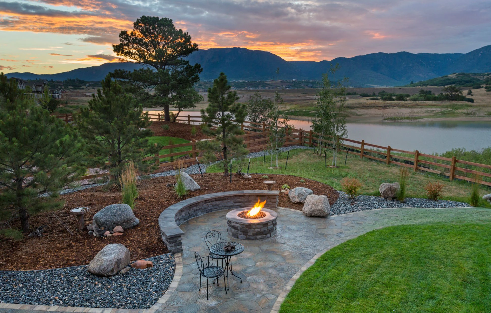 Outdoor fire pit design example