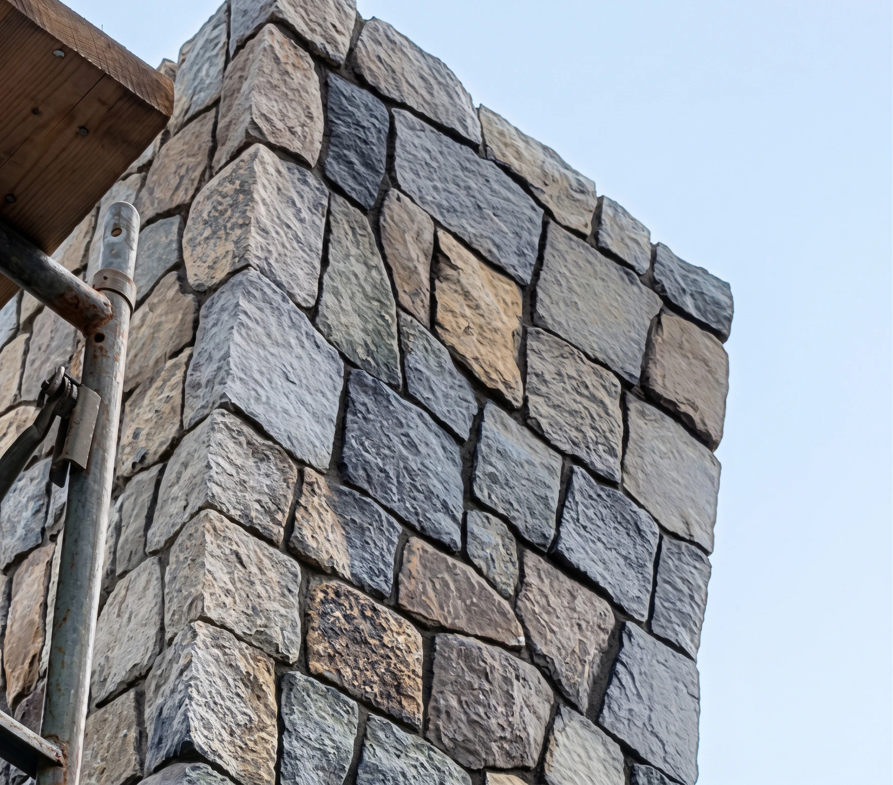 Mortar repointing on masonry