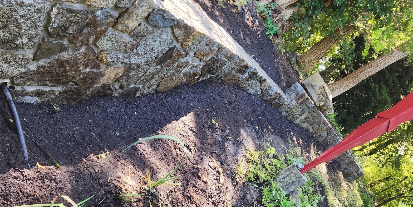 Retaining wall masonry