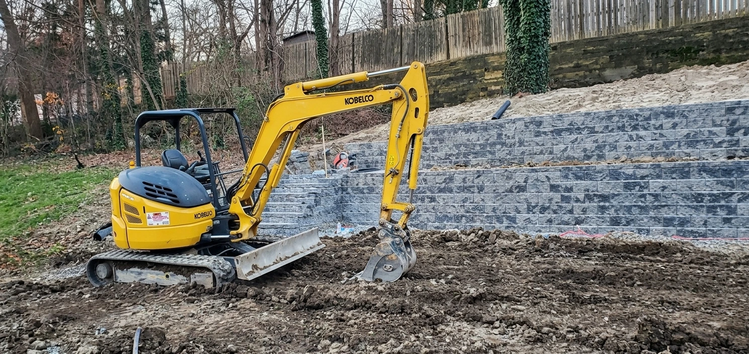 Retaining wall stonework and grade transition